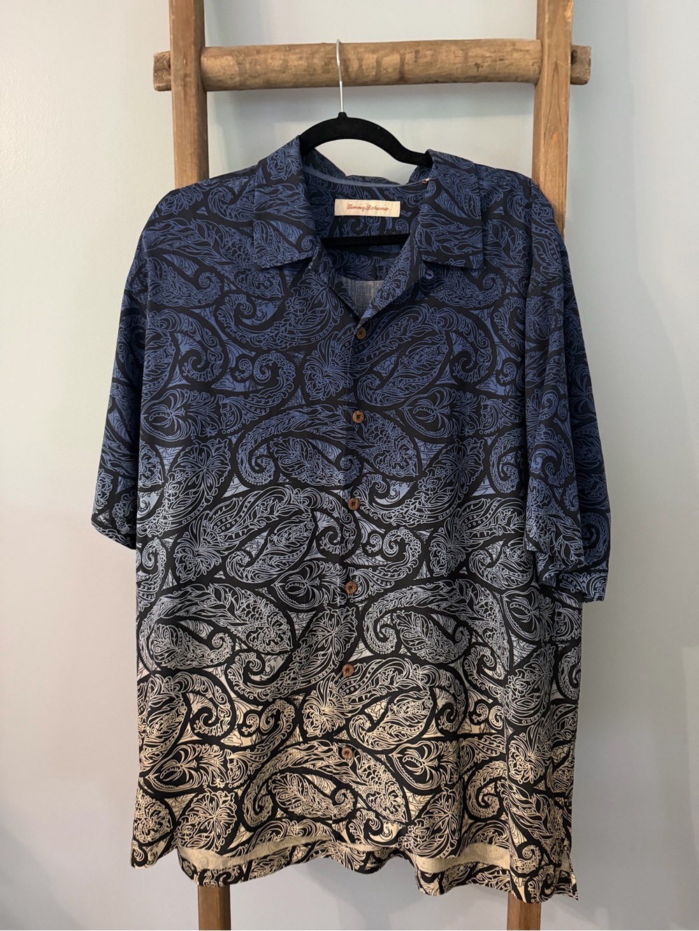 100% Silk Tommy Bahama Short-Sleeve Button-Up XL